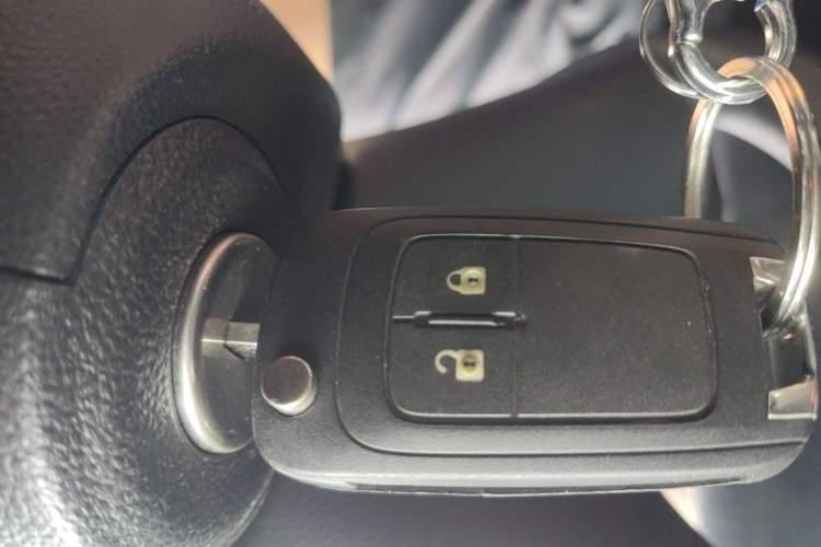 Used Buick Encore 2015 1.4T Automatic Two-Wheel Drive Urban Elite Version Vehicle Key
