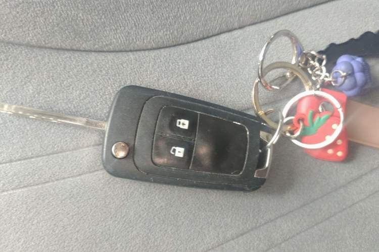 Used Buick Encore 2015 1.4T Automatic Two-Wheel Drive Urban Elite Version Vehicle Key
