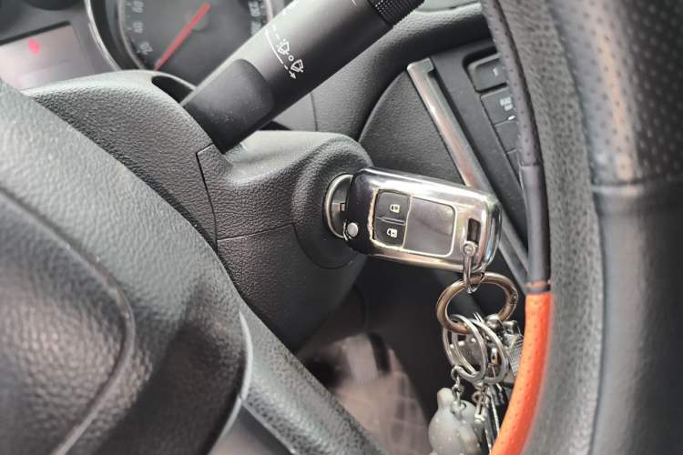 Used Buick Encore 2015 1.4T Automatic Two-Wheel Drive Urban Elite Version Vehicle Key