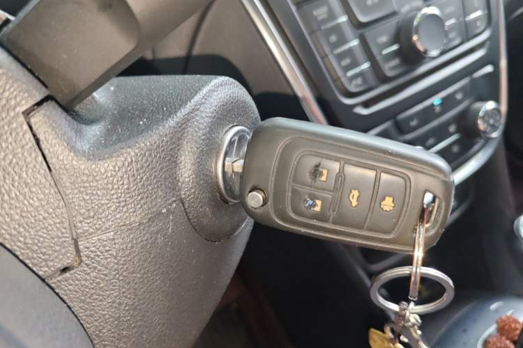 Used Buick Encore 2015 1.4T Automatic Two-Wheel Drive Urban Elite Version Vehicle Key