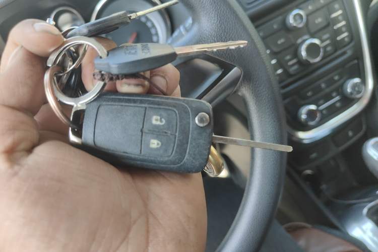 Used Buick Encore 2015 1.4T Automatic Two-Wheel Drive Urban Elite Version Vehicle Key