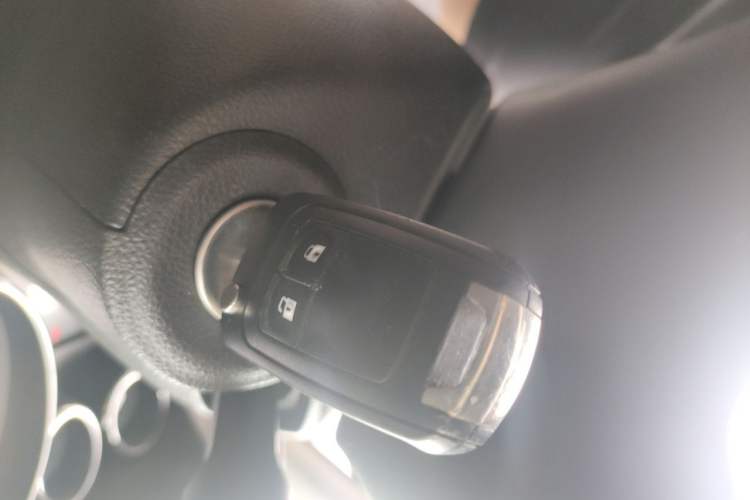 Used Buick Encore 2015 1.4T Automatic Two-Wheel Drive Urban Elite Version Vehicle Key