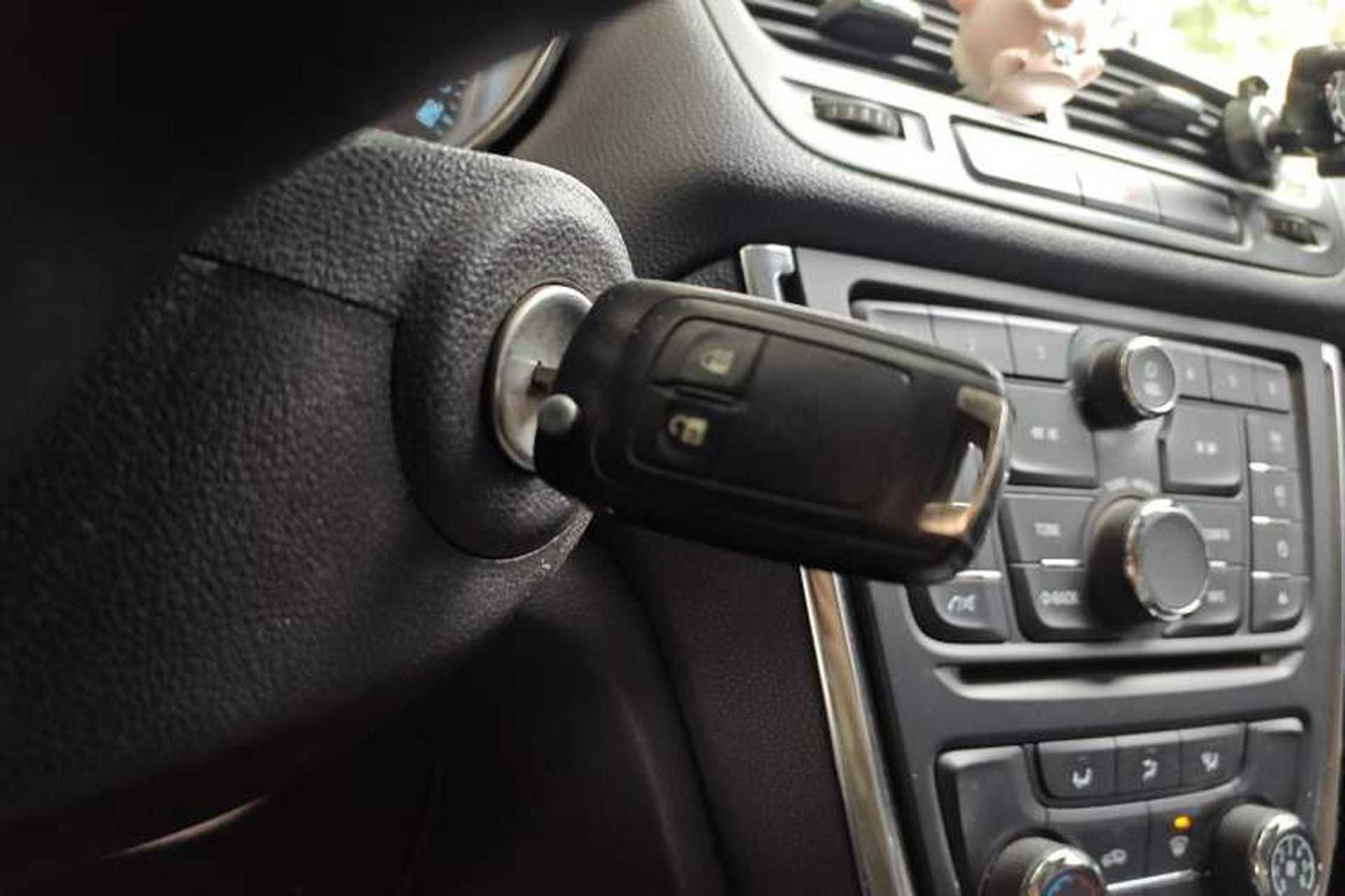 Used Buick Encore 2015 1.4T Automatic Two-Wheel Drive Urban Elite Version Vehicle Key