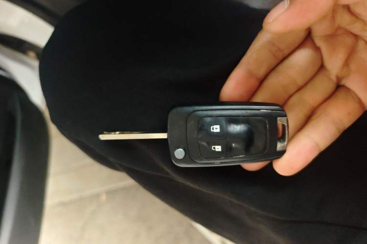 Used Buick Encore 2015 1.4T Automatic Two-Wheel Drive Urban Elite Version Vehicle Key