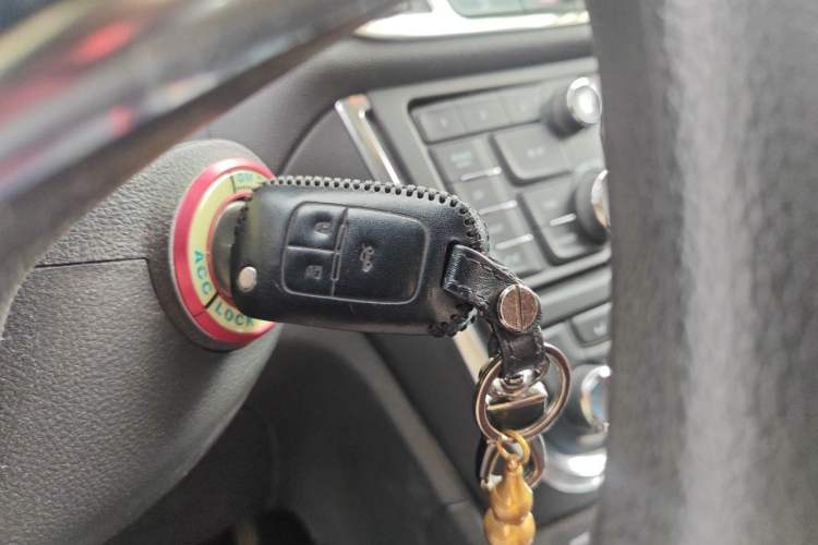 Used Buick Encore 2015 1.4T Automatic Two-Wheel Drive Urban Elite Version Vehicle Key
