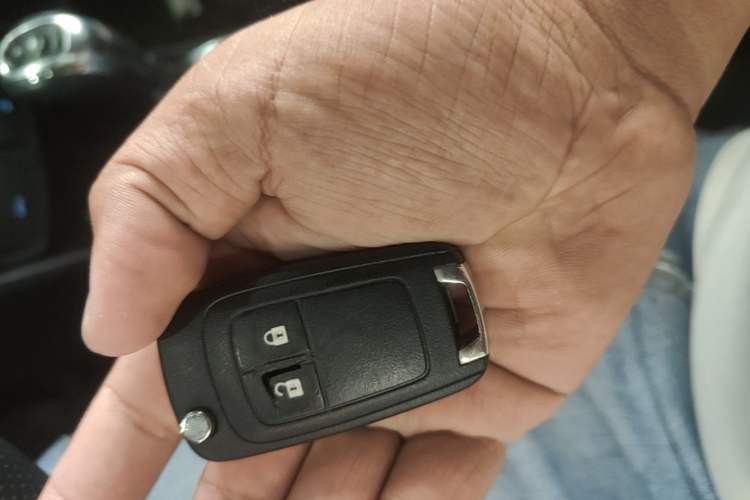 Used Buick Encore 2015 1.4T Automatic Two-Wheel Drive Urban Elite Version Vehicle Key