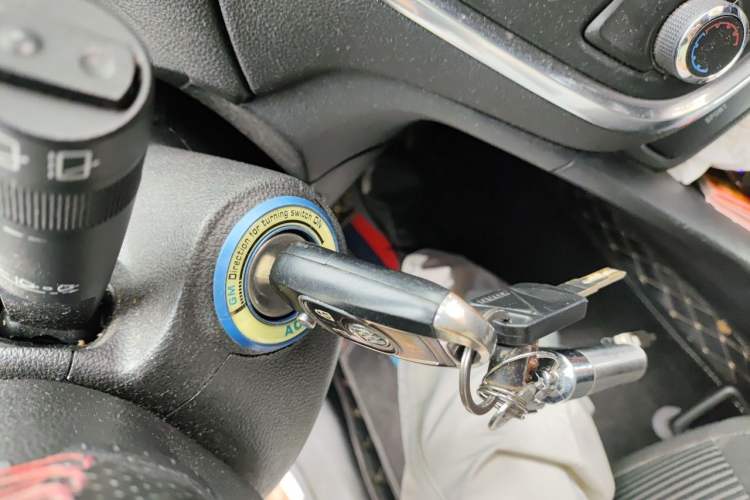 Used Buick Encore 2015 1.4T Automatic Two-Wheel Drive Urban Elite Version Vehicle Key