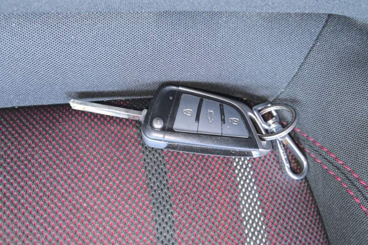 Used Buick Encore 2015 1.4T Manual Two-Wheel Drive Urban Advanced Model Vehicle Key