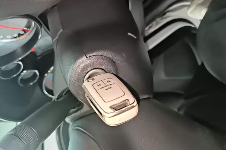 Used Buick Encore 2015 1.4T Automatic Two-Wheel Drive Urban Leading Model Vehicle Key