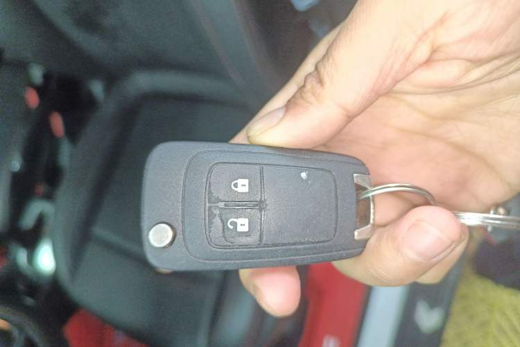 Used Buick Encore 2015 1.4T Automatic Two-Wheel Drive Urban Elite Version Vehicle Key
