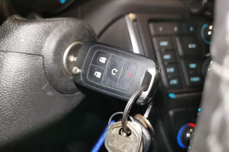 Used Buick Encore 2015 1.4T Automatic Two-Wheel Drive Urban Leading Model Vehicle Key