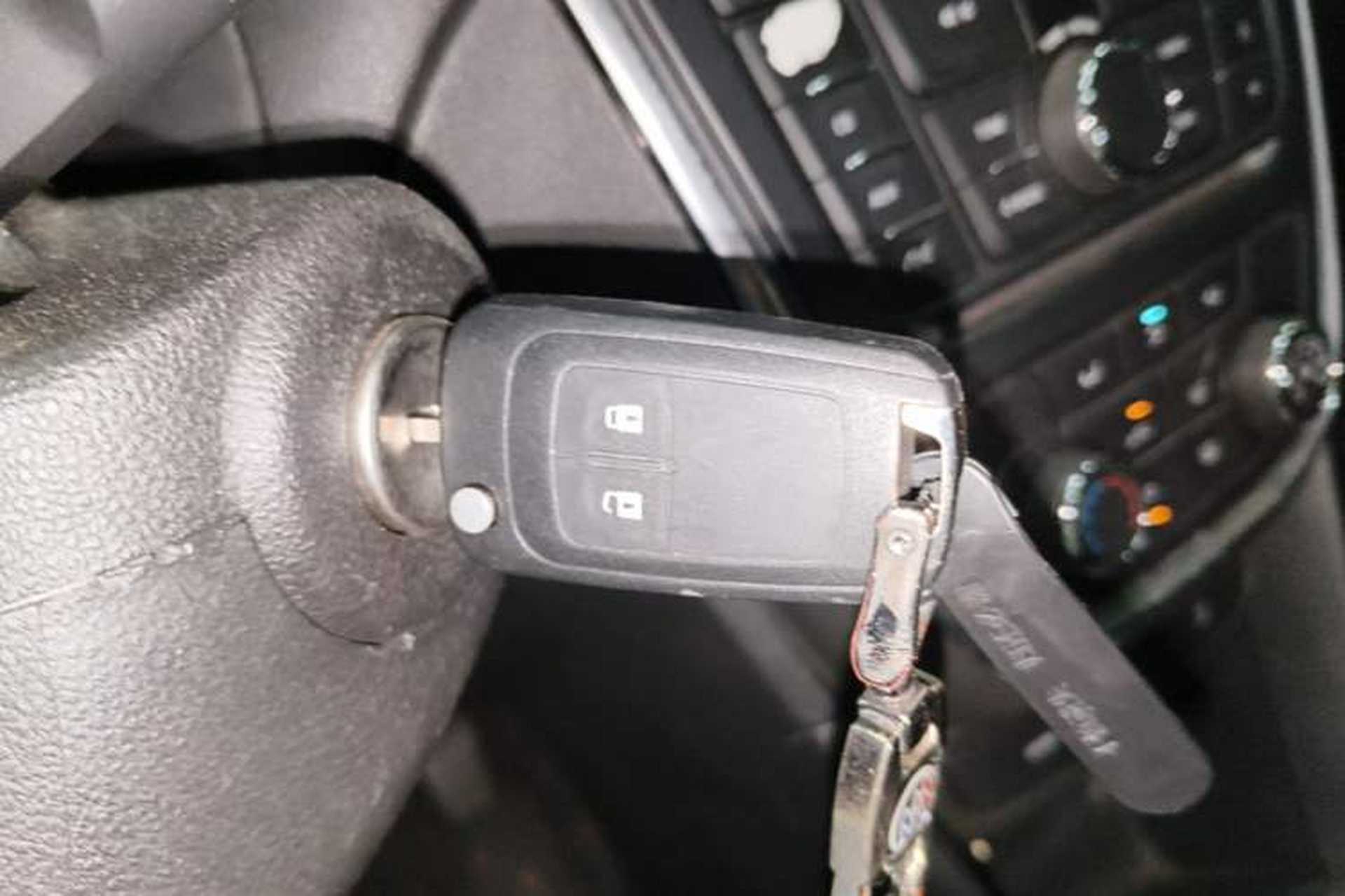 Used Buick Encore 2015 1.4T Automatic Two-Wheel Drive Urban Elite Version Vehicle Key