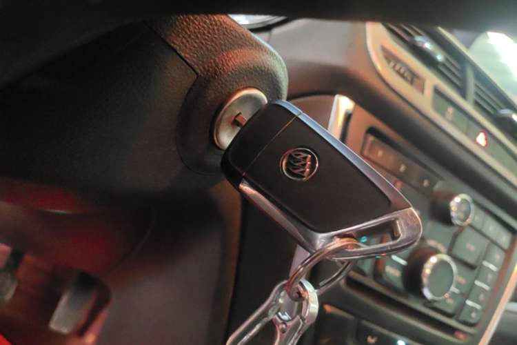 Used Buick Encore 2015 1.4T Automatic Two-Wheel Drive Urban Elite Version Vehicle Key