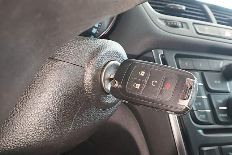 Used Buick Encore 2015 1.4T Automatic Two-Wheel Drive Urban Leading Model Vehicle Key