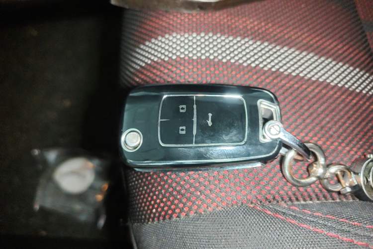 Used Buick Encore 2015 1.4T Manual Two-Wheel Drive Urban Advanced Model Vehicle Key
