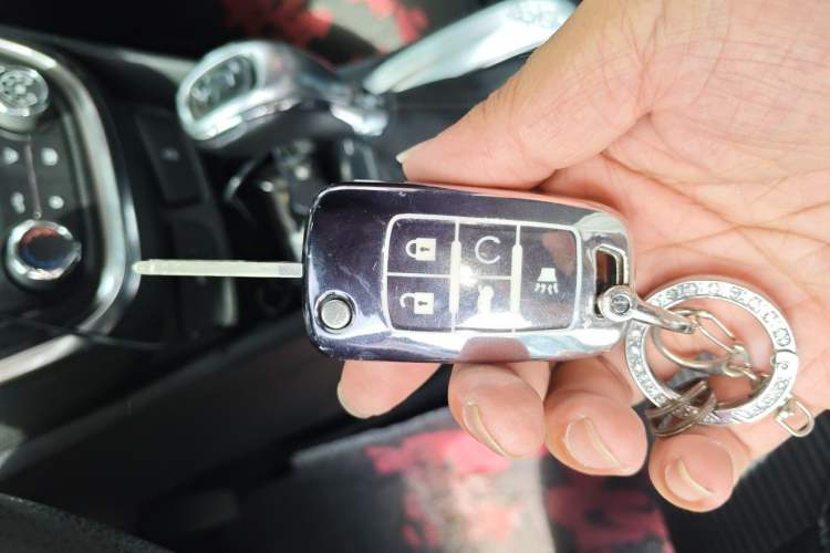 Used Buick Encore 2015 1.4T Automatic Two-Wheel Drive Urban Elite Version Vehicle Key