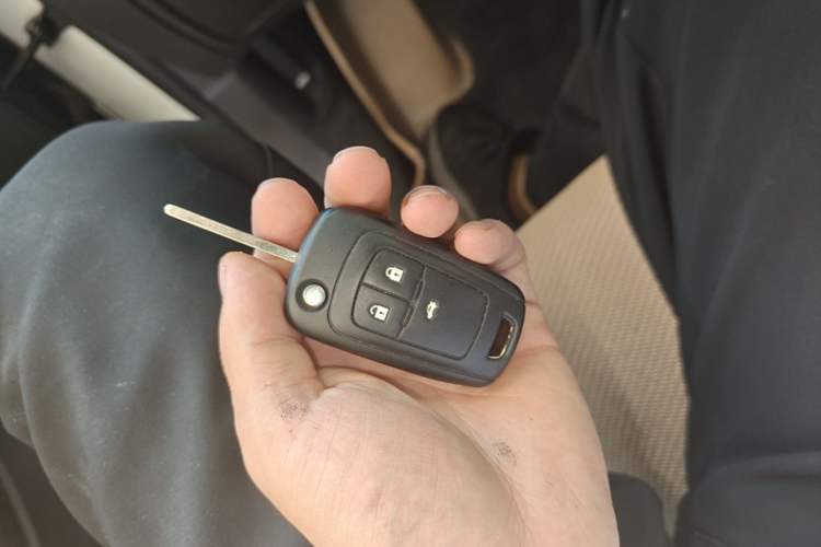 Used Buick Encore 2015 1.4T Automatic Two-Wheel Drive Urban Elite Version Vehicle Key