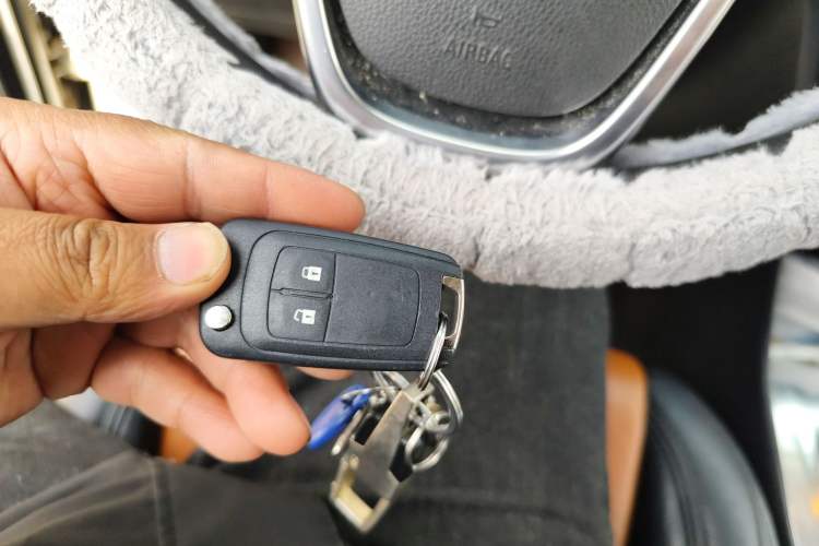 Used Buick Encore 2015 1.4T Automatic Two-Wheel Drive Urban Elite Version Vehicle Key