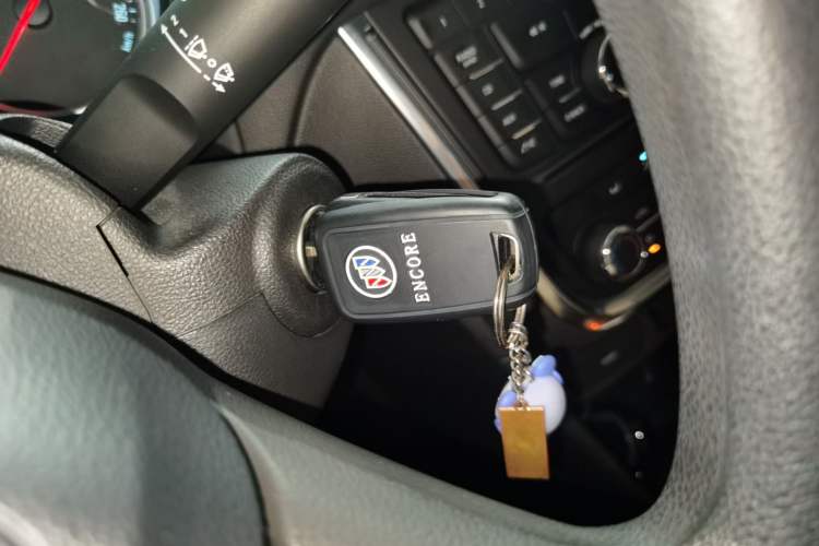 Used Buick Encore 2015 1.4T Automatic Two-Wheel Drive Urban Elite Version Vehicle Key