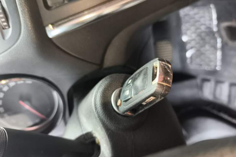 Used Buick Encore 2015 1.4T Automatic Two-Wheel Drive Urban Elite Version Vehicle Key