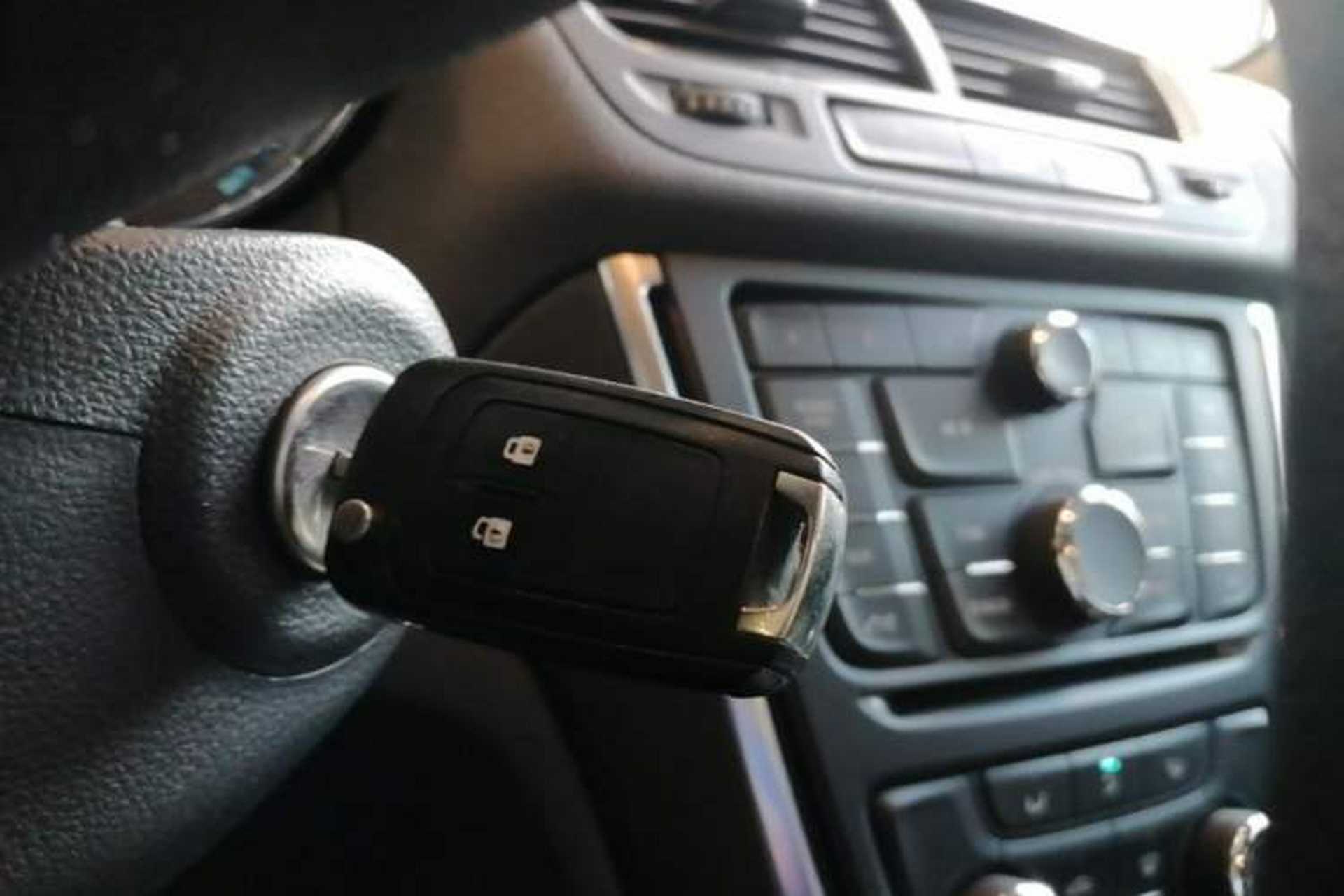 Used Buick Encore 2015 1.4T Automatic Two-Wheel Drive Urban Elite Version Vehicle Key