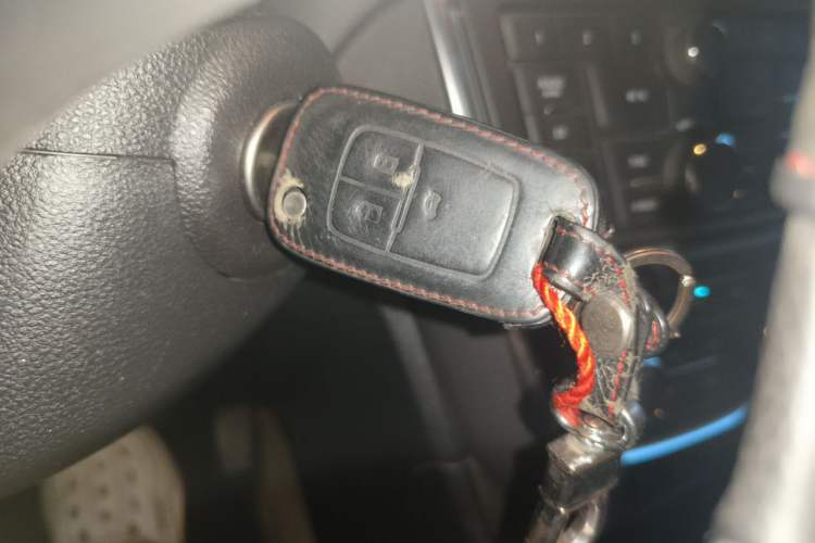 Used Buick Encore 2015 1.4T Automatic Two-Wheel Drive Urban Elite Version Vehicle Key