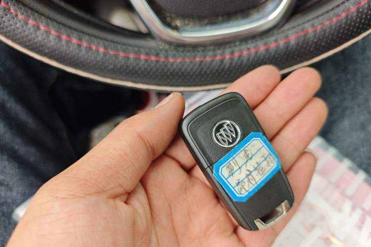 Used Buick Encore 2015 1.4T Manual Two-Wheel Drive Urban Advanced Model Vehicle Key