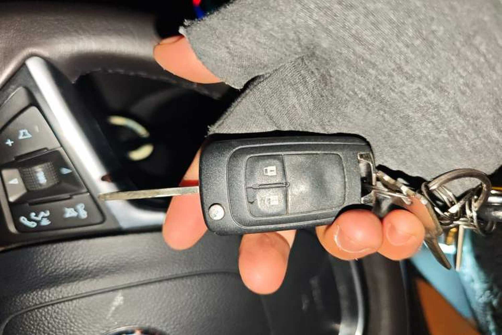 Used Buick Encore 2015 1.4T Automatic Two-Wheel Drive Urban Leading Model Vehicle Key