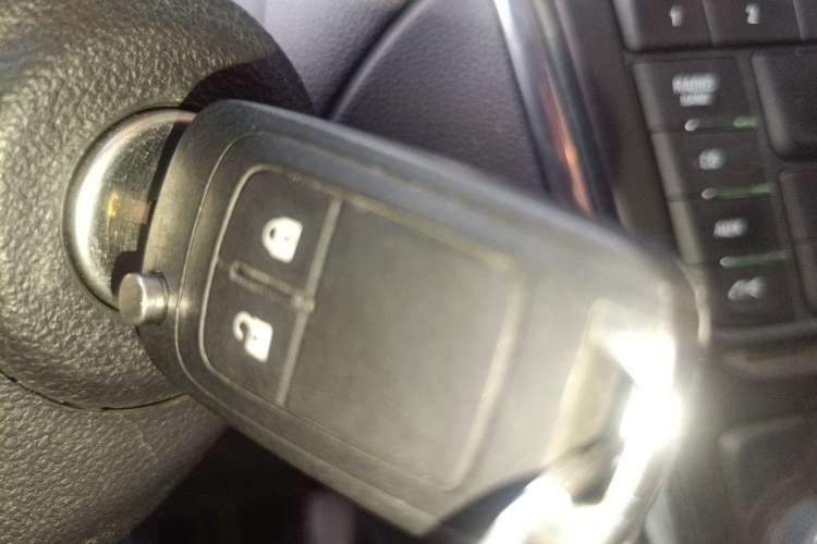 Used Buick Encore 2015 1.4T Automatic Two-Wheel Drive Urban Elite Version Vehicle Key