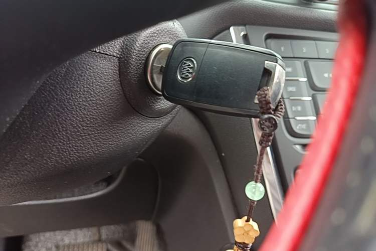 Used Buick Encore 2015 1.4T Automatic Two-Wheel Drive Urban Leading Model Vehicle Key