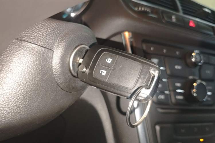Used Buick Encore 2015 1.4T Automatic Two-Wheel Drive Urban Elite Version Vehicle Key