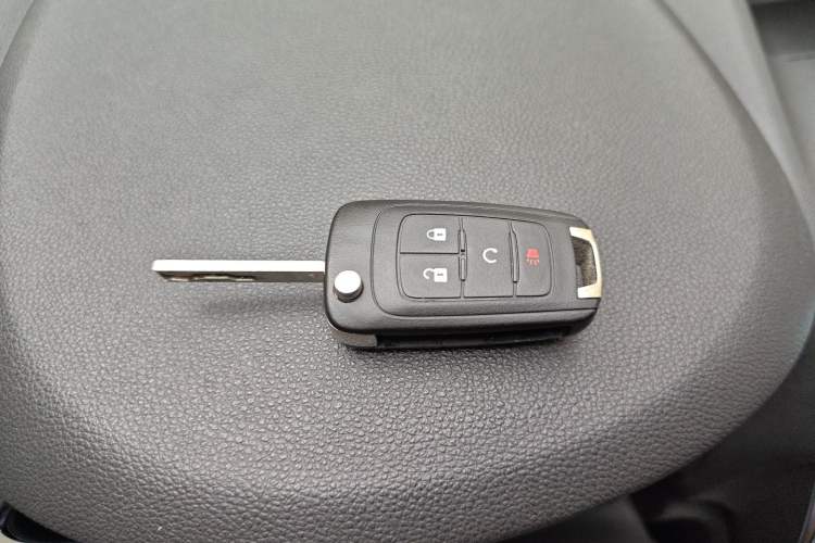 Used Buick Encore 2015 1.4T Automatic Two-Wheel Drive Urban Leading Model Vehicle Key