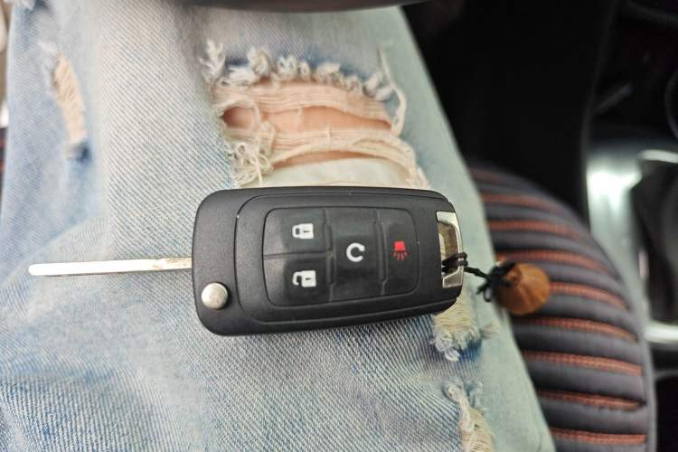 Used Buick Encore 2015 1.4T Automatic Two-Wheel Drive Urban Leading Model Vehicle Key