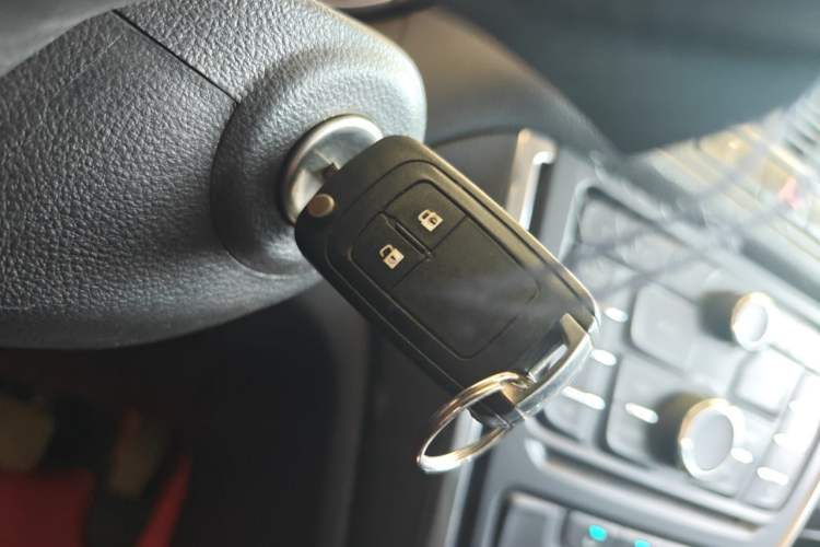 Used Buick Encore 2015 1.4T Automatic Two-Wheel Drive Urban Elite Version Vehicle Key