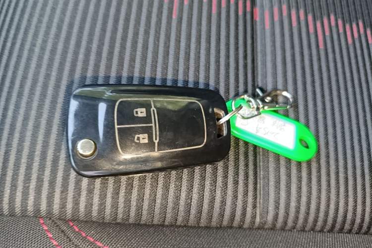 Used Buick Encore 2015 1.4T Automatic Two-Wheel Drive Urban Elite Version Vehicle Key