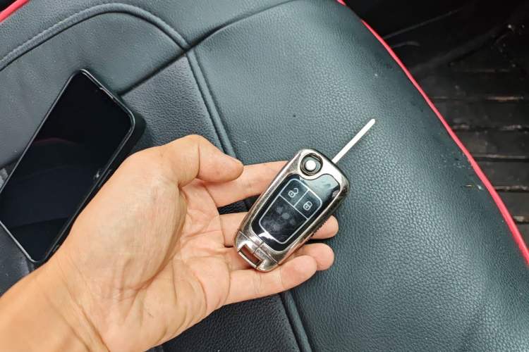 Used Buick Encore 2015 1.4T Manual Two-Wheel Drive Urban Advanced Model Vehicle Key