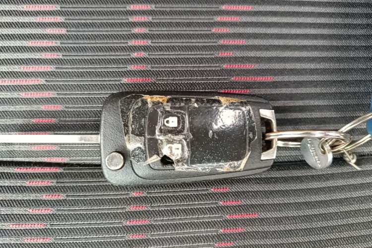 Used Buick Encore 2015 1.4T Automatic Two-Wheel Drive Urban Elite Version Vehicle Key