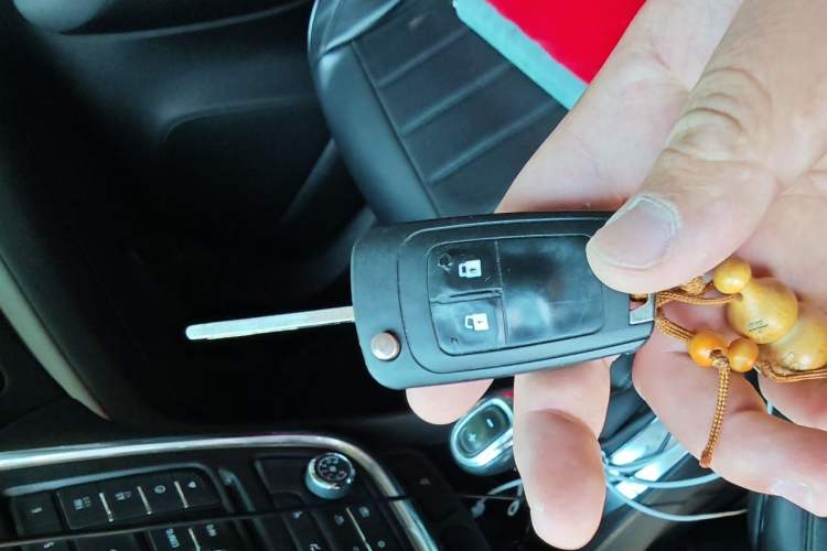 Used Buick Encore 2015 1.4T Automatic Two-Wheel Drive Urban Elite Version Vehicle Key