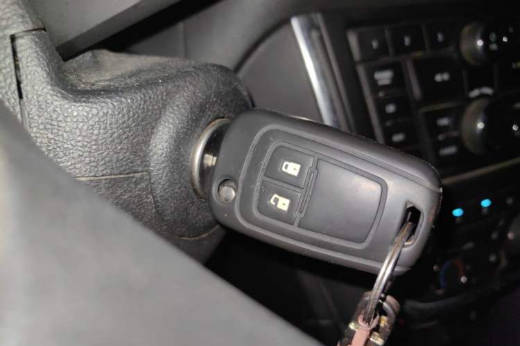 Used Buick Encore 2015 1.4T Automatic Two-Wheel Drive Urban Elite Version Vehicle Key