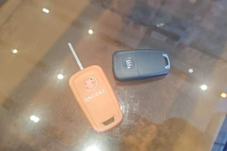 Used Buick Encore 2015 1.4T Automatic Two-Wheel Drive Urban Elite Version Vehicle Key