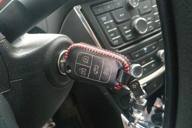 Used Buick Encore 2015 1.4T Automatic Two-Wheel Drive Urban Elite Version Vehicle Key
