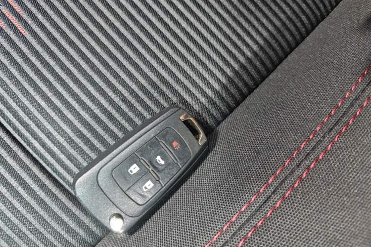 Used Buick Encore 2015 1.4T Automatic Two-Wheel Drive Urban Elite Version Vehicle Key