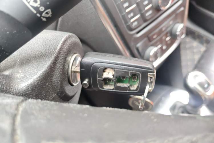 Used Buick Encore 2015 1.4T Automatic Two-Wheel Drive Urban Leading Model Vehicle Key