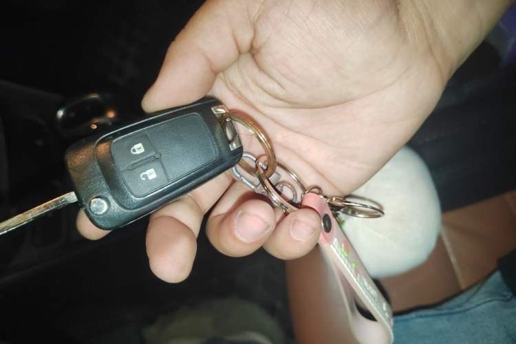 Used Buick Encore 2015 1.4T Automatic Two-Wheel Drive Urban Elite Version Vehicle Key