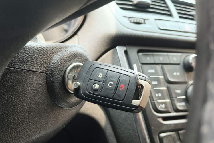 Used Buick Encore 2015 1.4T Automatic Two-Wheel Drive Urban Leading Model Vehicle Key