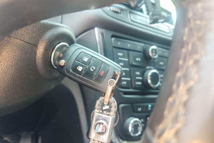 Used Buick Encore 2015 1.4T Automatic Two-Wheel Drive Urban Leading Model Vehicle Key