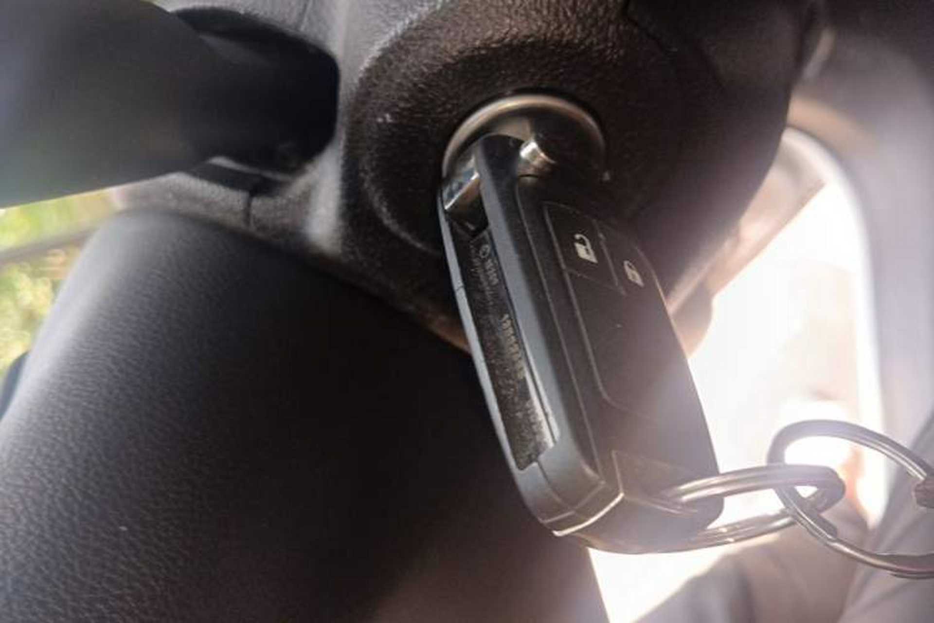 Used Buick Encore 2015 1.4T Automatic Two-Wheel Drive Urban Elite Version Vehicle Key
