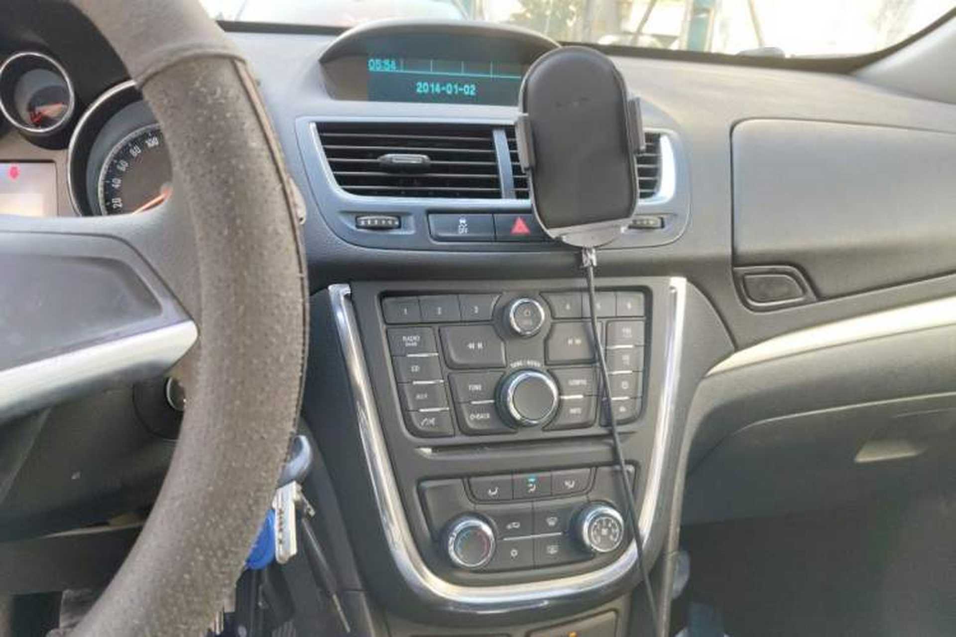Used Buick Encore 2015 1.4T Manual Two-Wheel Drive Urban Advanced Model Audio And AC Panel