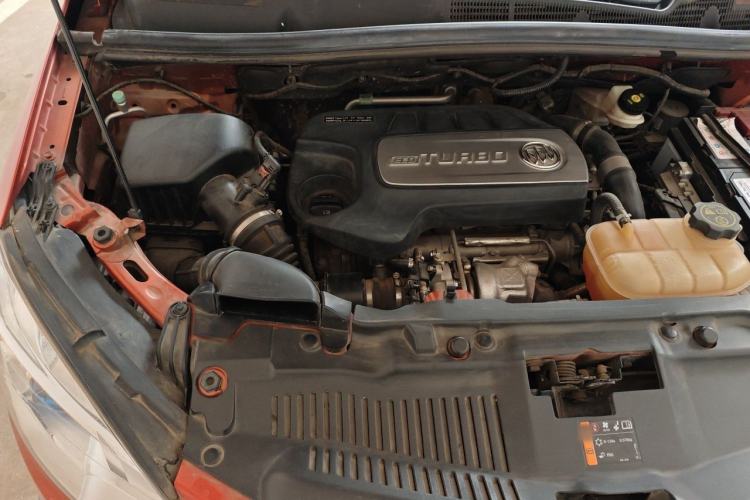 Used Buick Encore 2015 1.4T Automatic Two-Wheel Drive Urban Elite Version Engine Bay Right