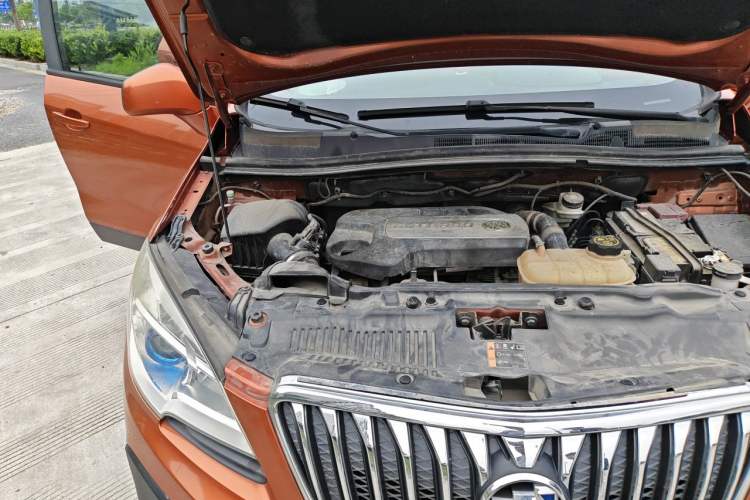 Used Buick Encore 2015 1.4T Automatic Two-Wheel Drive Urban Elite Version Engine Bay Right
